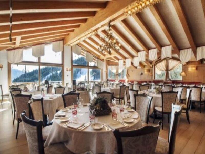 Cristal Palace Hotel Madonna di Campiglio Bagian luar foto