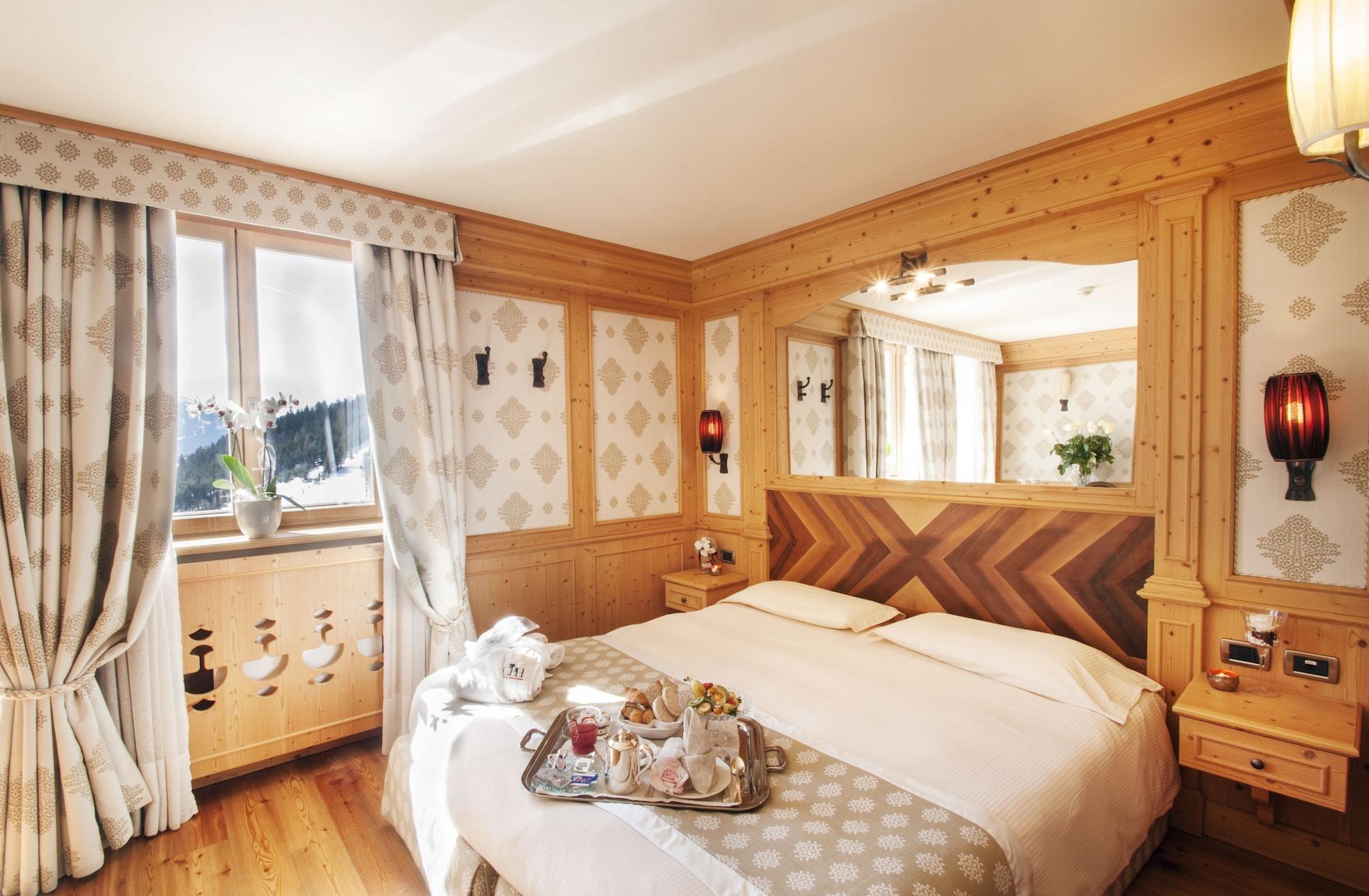 Cristal Palace Hotel Madonna di Campiglio Bagian luar foto