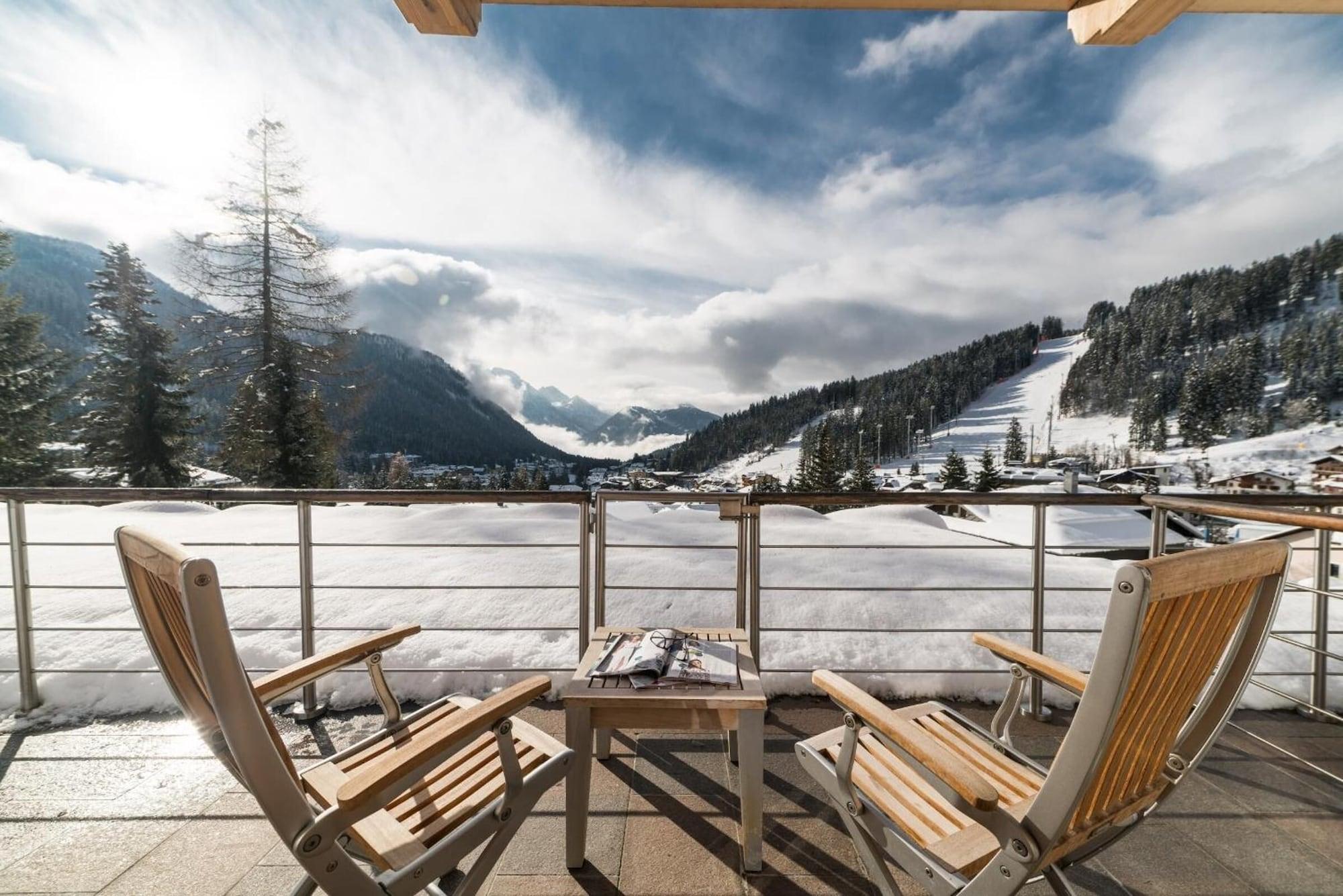 Cristal Palace Hotel Madonna di Campiglio Bagian luar foto