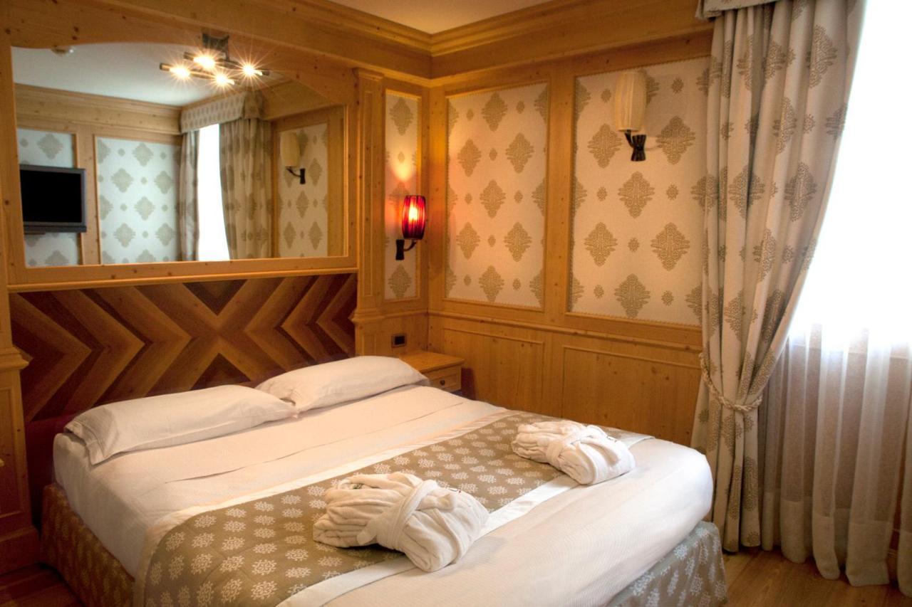 Cristal Palace Hotel Madonna di Campiglio Bagian luar foto