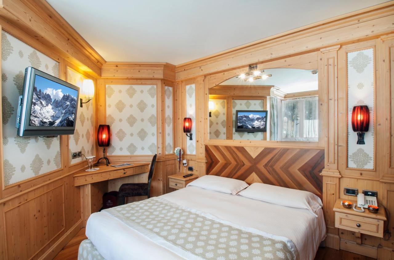 Cristal Palace Hotel Madonna di Campiglio Bagian luar foto