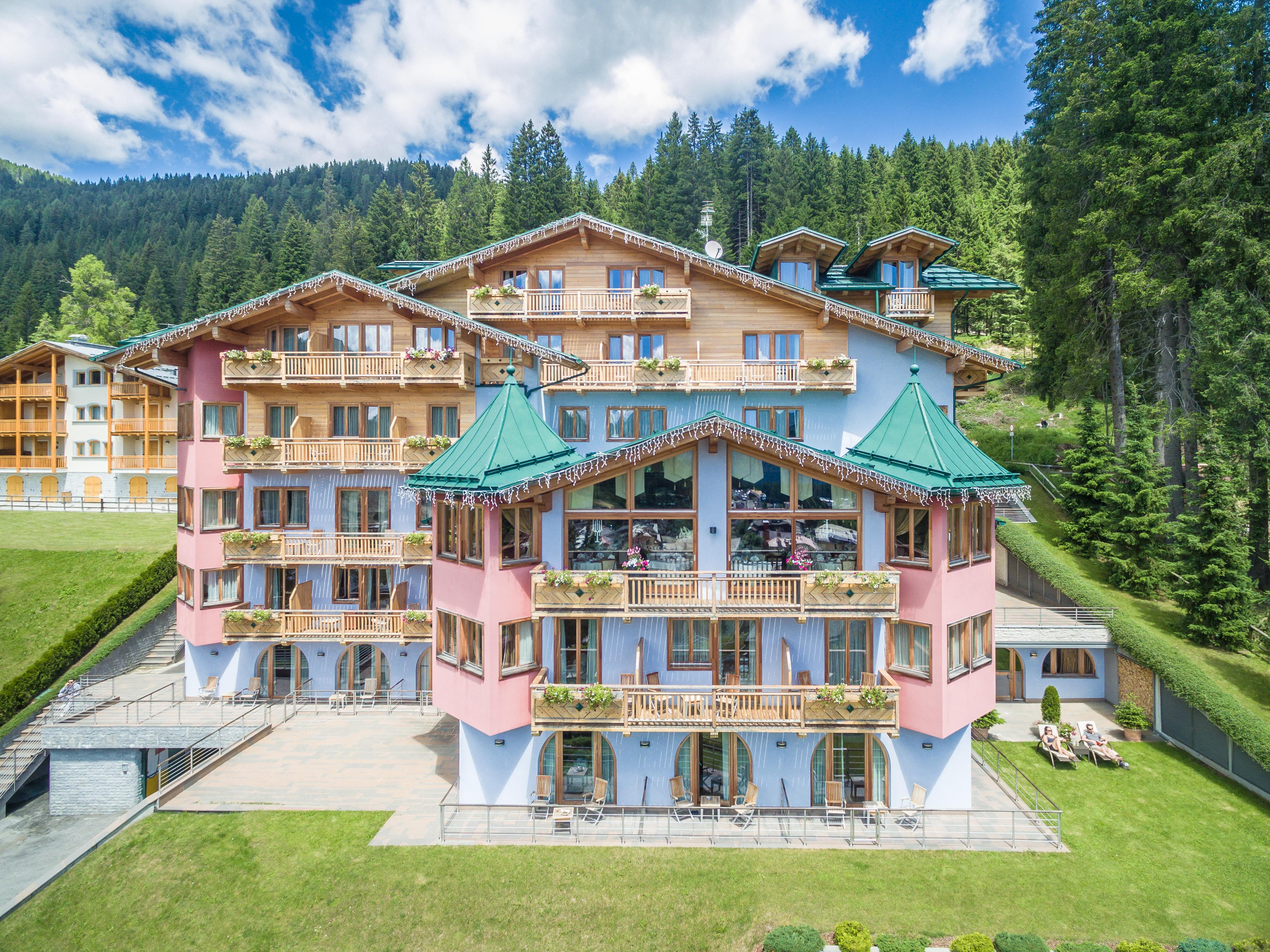 Cristal Palace Hotel Madonna di Campiglio Bagian luar foto