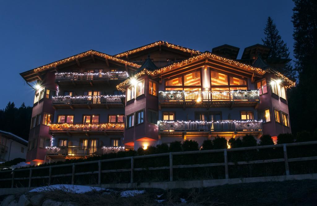 Cristal Palace Hotel Madonna di Campiglio Bagian luar foto