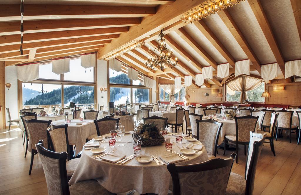 Cristal Palace Hotel Madonna di Campiglio Bagian luar foto