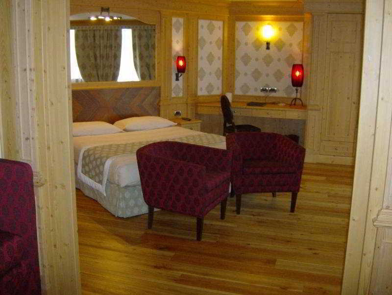 Cristal Palace Hotel Madonna di Campiglio Bagian luar foto