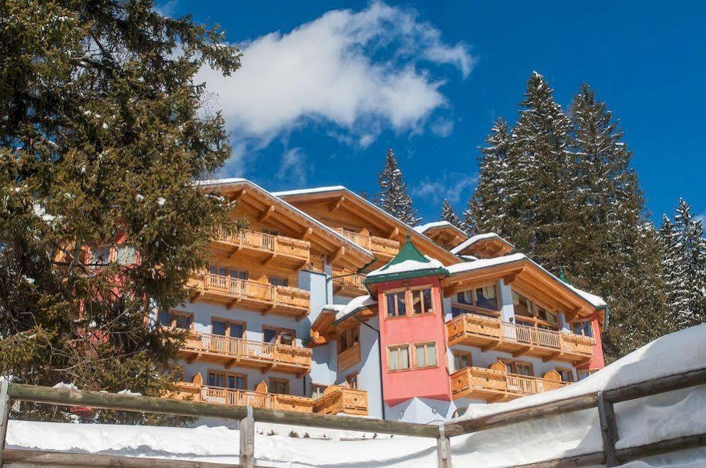 Cristal Palace Hotel Madonna di Campiglio Bagian luar foto