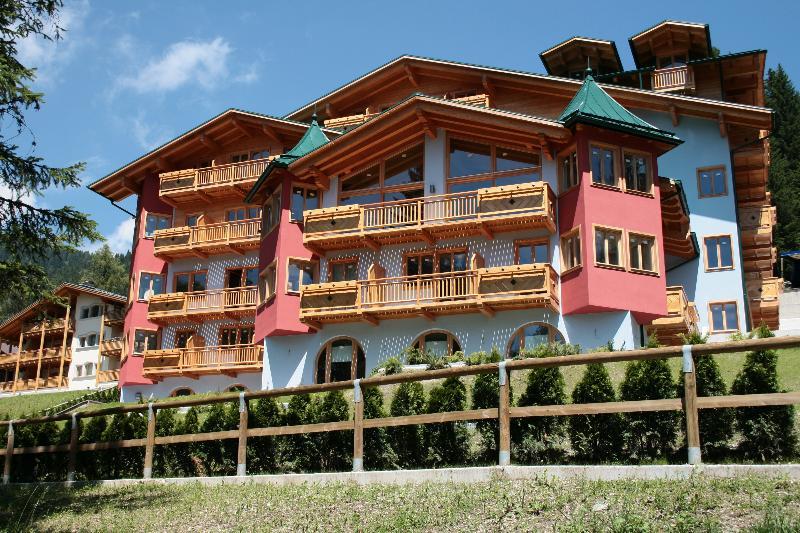 Cristal Palace Hotel Madonna di Campiglio Bagian luar foto