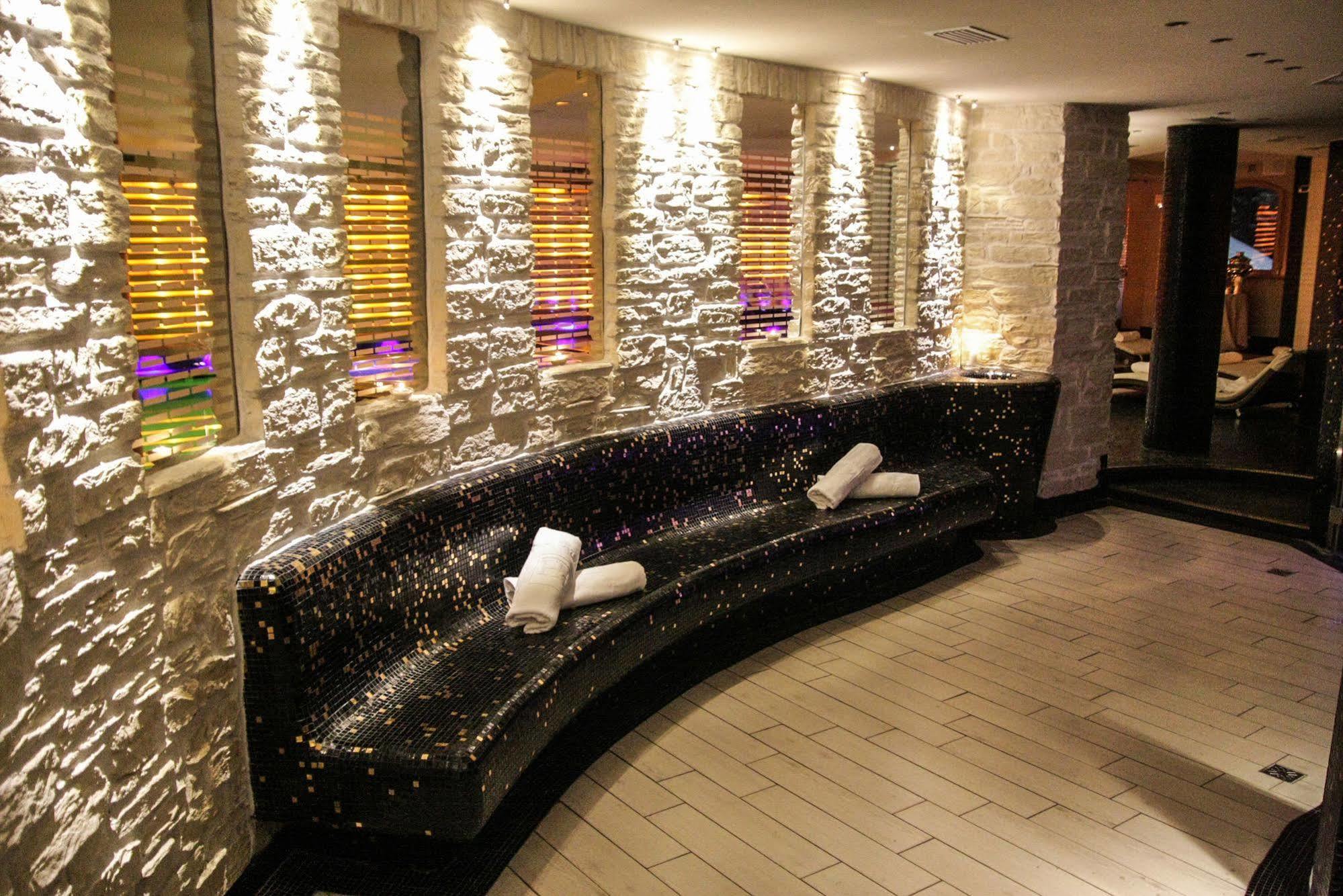 Cristal Palace Hotel Madonna di Campiglio Bagian luar foto